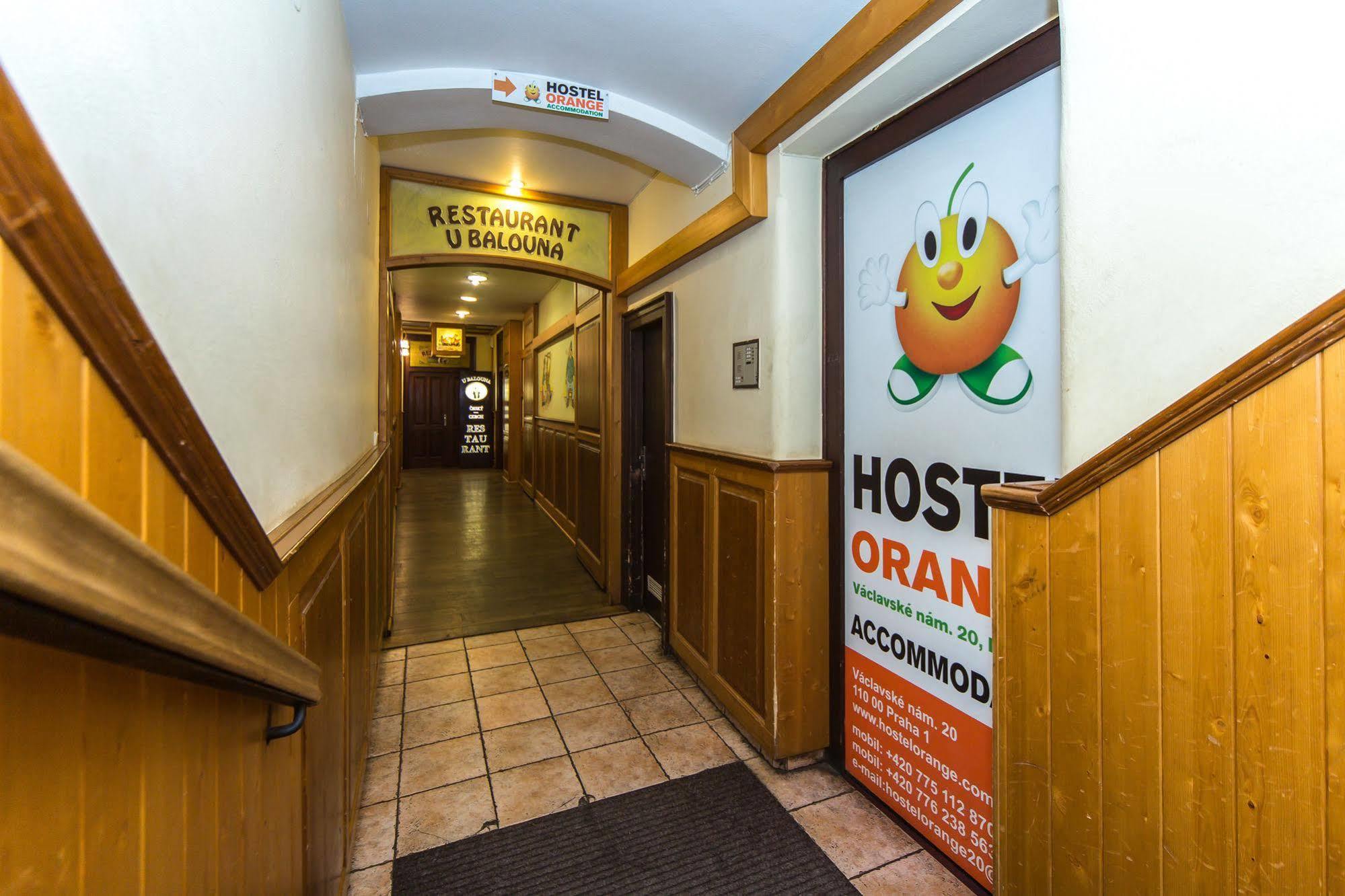 Hostel Orange Прага Екстериор снимка