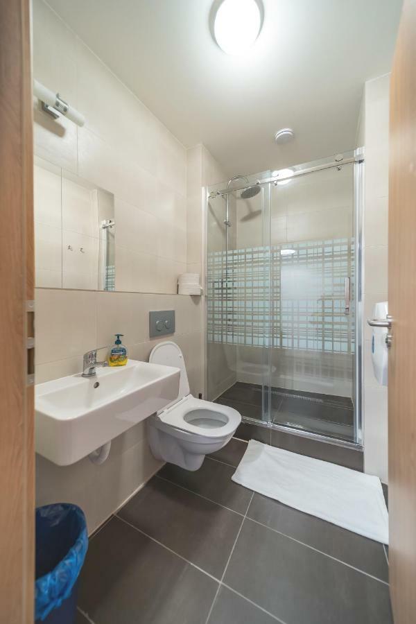 Hostel Orange Прага Екстериор снимка