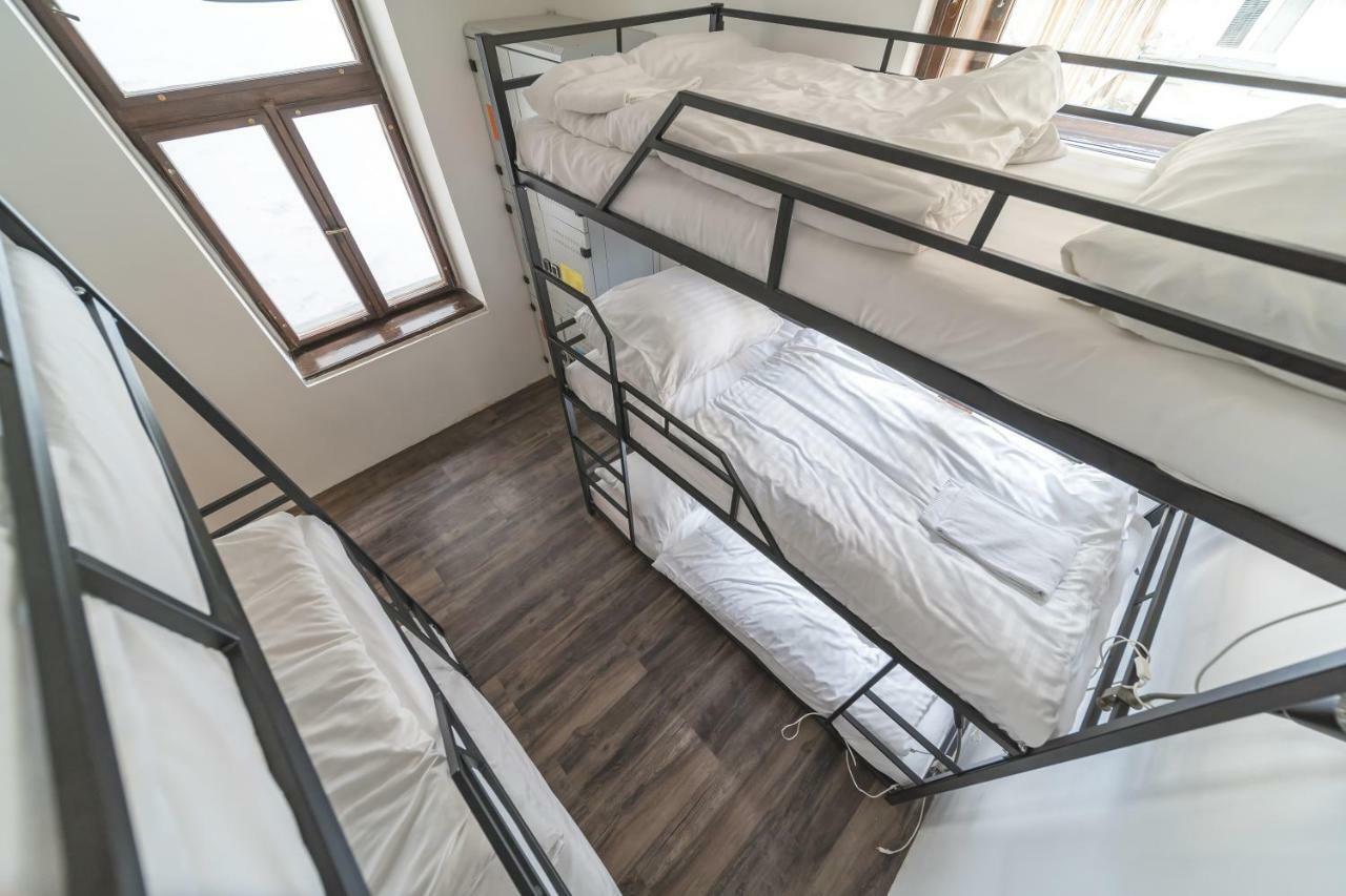 Hostel Orange Прага Екстериор снимка